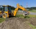 Výkopové a zemní práce traktor-bagrem JCB 3CX