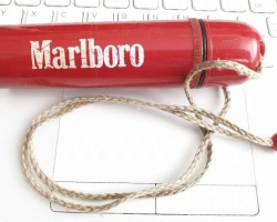 Marlboro pouzdro - asi 40 let staré