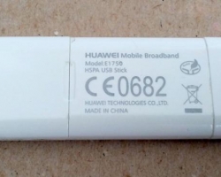 HSPA USB modem + SD card čtečka