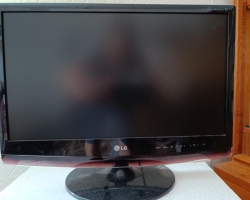 Prodám televizi - černý monitor/TV  LG  LG M2262D